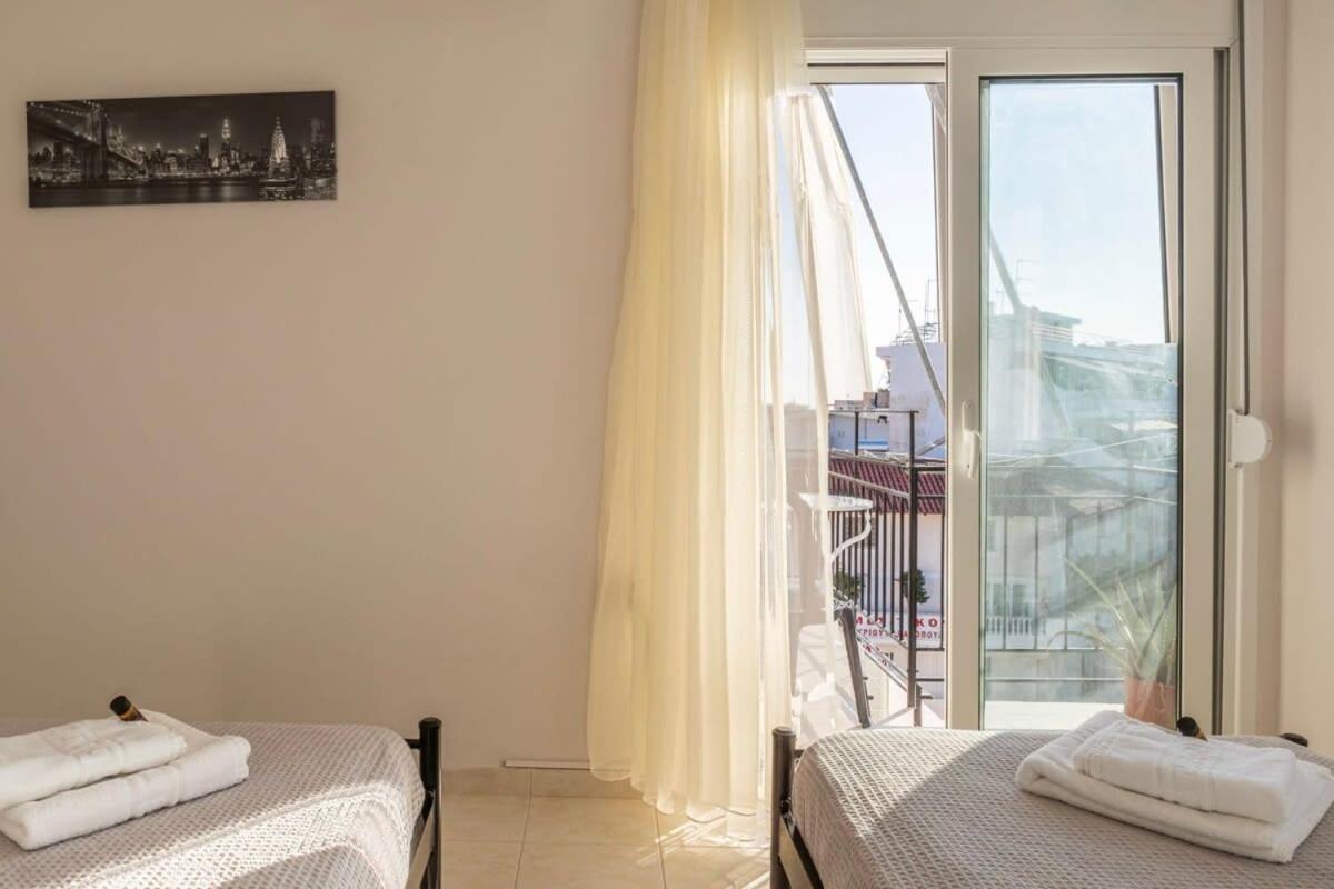 Comfy Central Square Gem With Balcony Appartement Kalamáta Buitenkant foto
