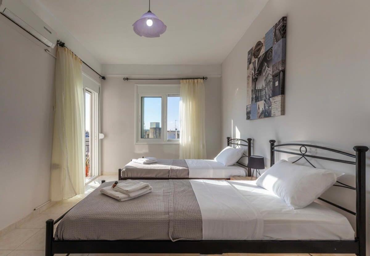 Comfy Central Square Gem With Balcony Appartement Kalamáta Buitenkant foto